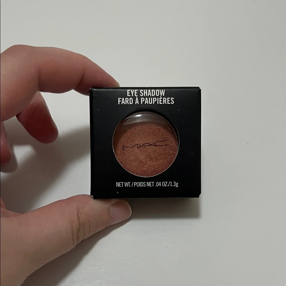 New MAC Cosmetics Eye Shadow - Expensive Pink Veluxe Pearl